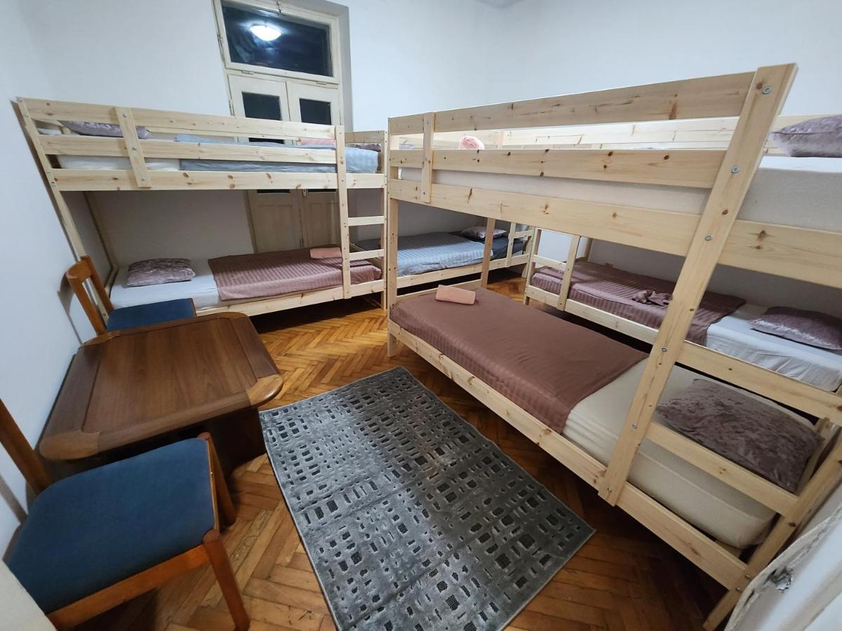 Hostel Queen Centar Split Exterior photo